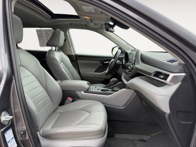 2022 Toyota Highlander Hybrid XLE