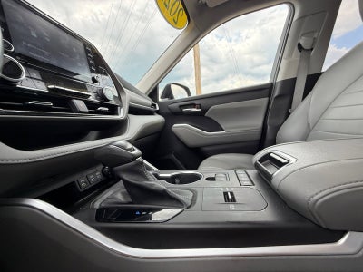 2022 Toyota Highlander Hybrid XLE