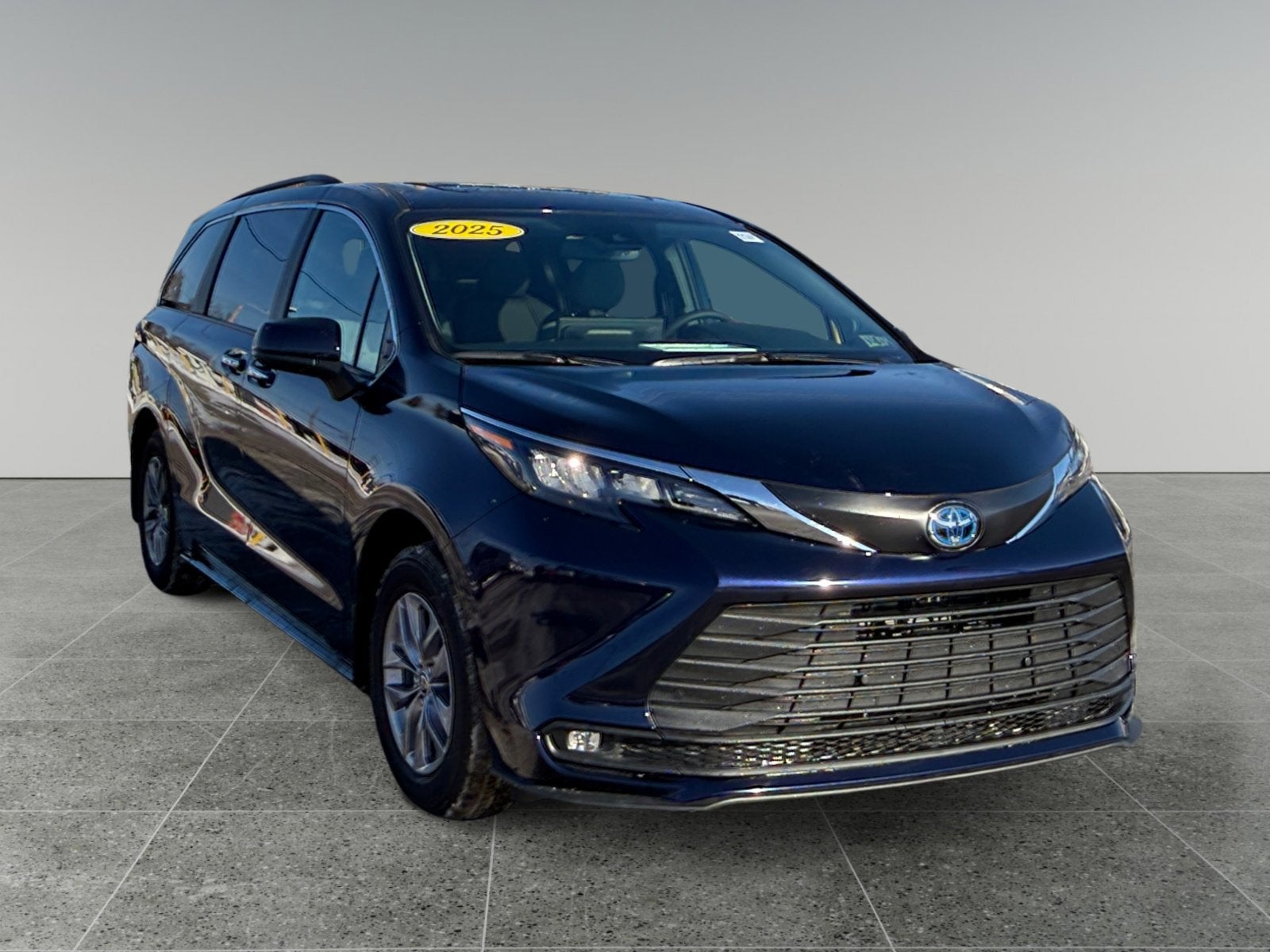 2025 Toyota Sienna XLE