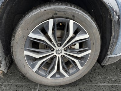 2025 Toyota Crown Signia XLE