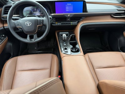 2025 Toyota Crown Signia Limited