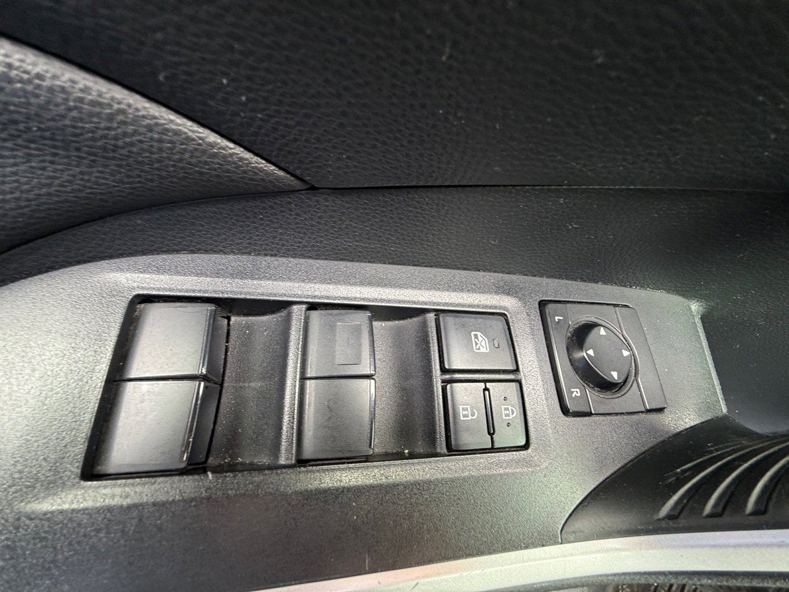 2019 Toyota RAV4 Hybrid XLE