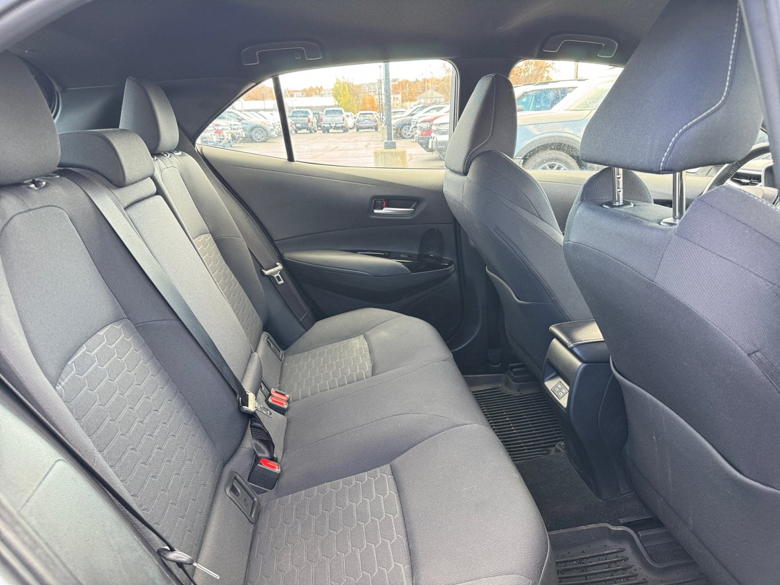 2025 Toyota Corolla Hatchback SE