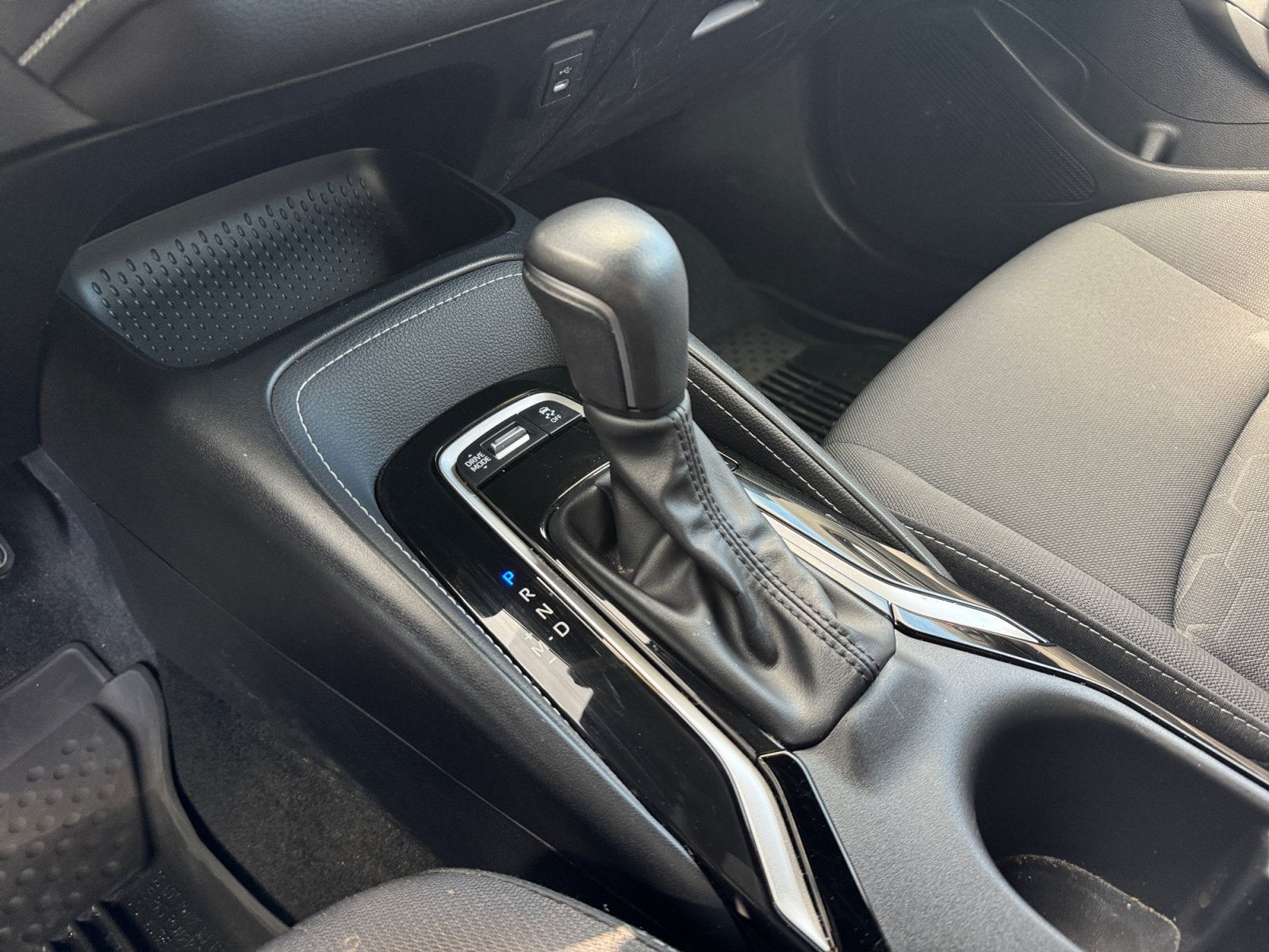 2025 Toyota Corolla Hatchback SE