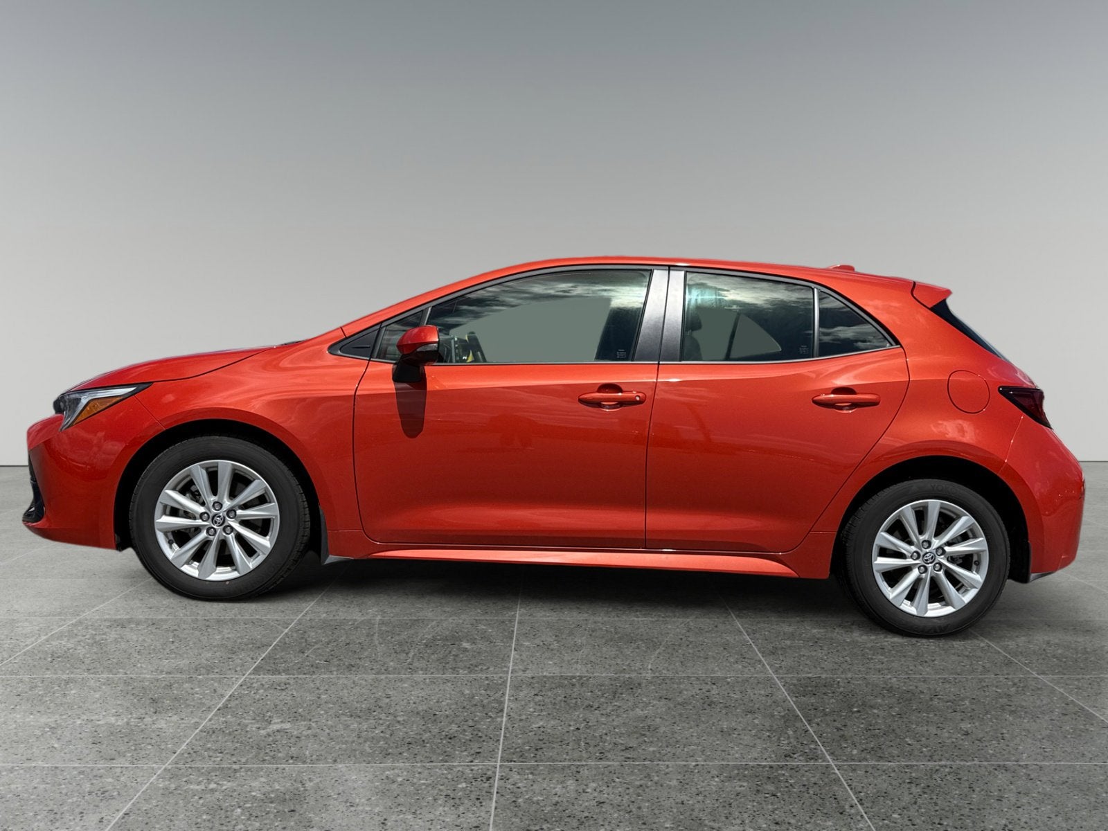 2025 Toyota Corolla Hatchback SE
