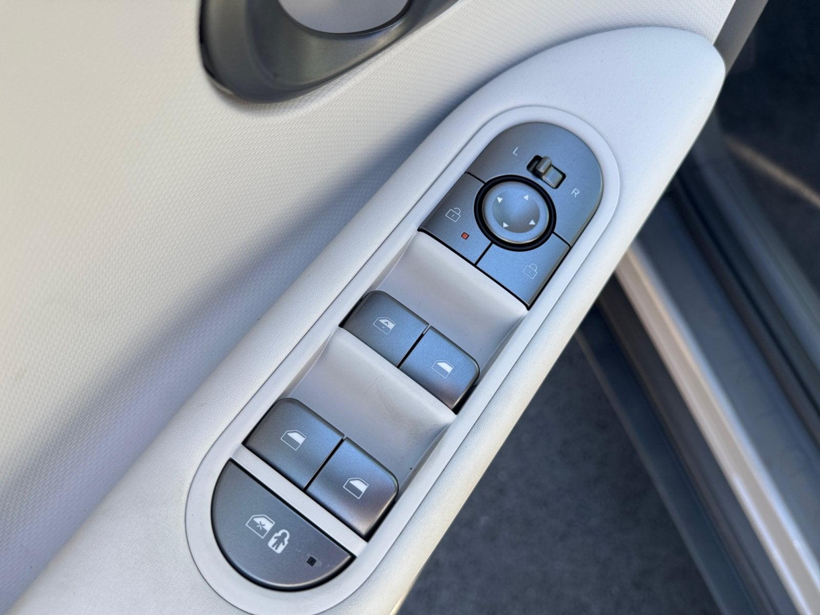 2027 Hyundai IONIQ 5 SE
