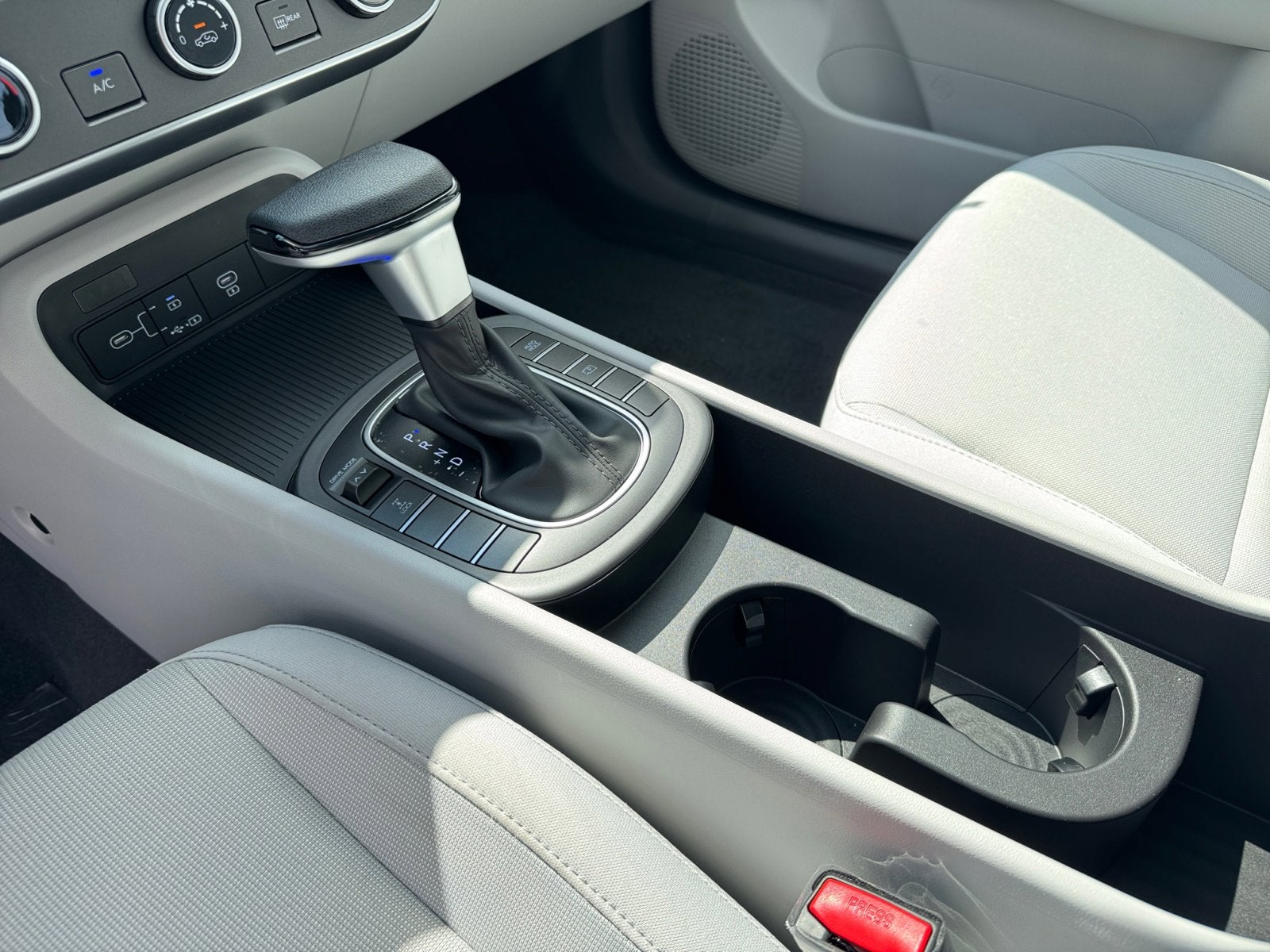 2026 Hyundai Kona SE AWD