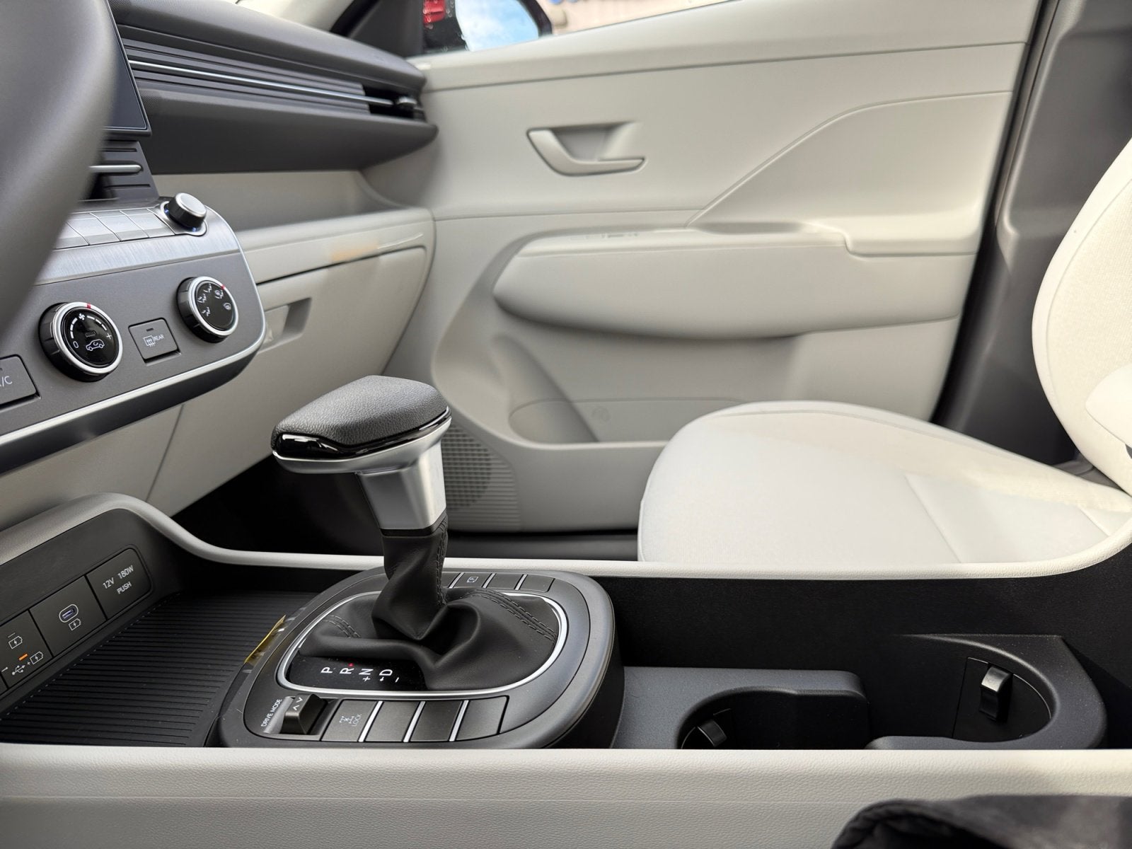 2026 Hyundai Kona SE AWD