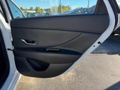 2025 Hyundai Elantra SE