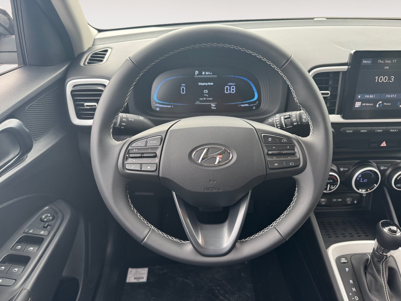 2026 Hyundai Venue SEL w/Two-Tone Roof