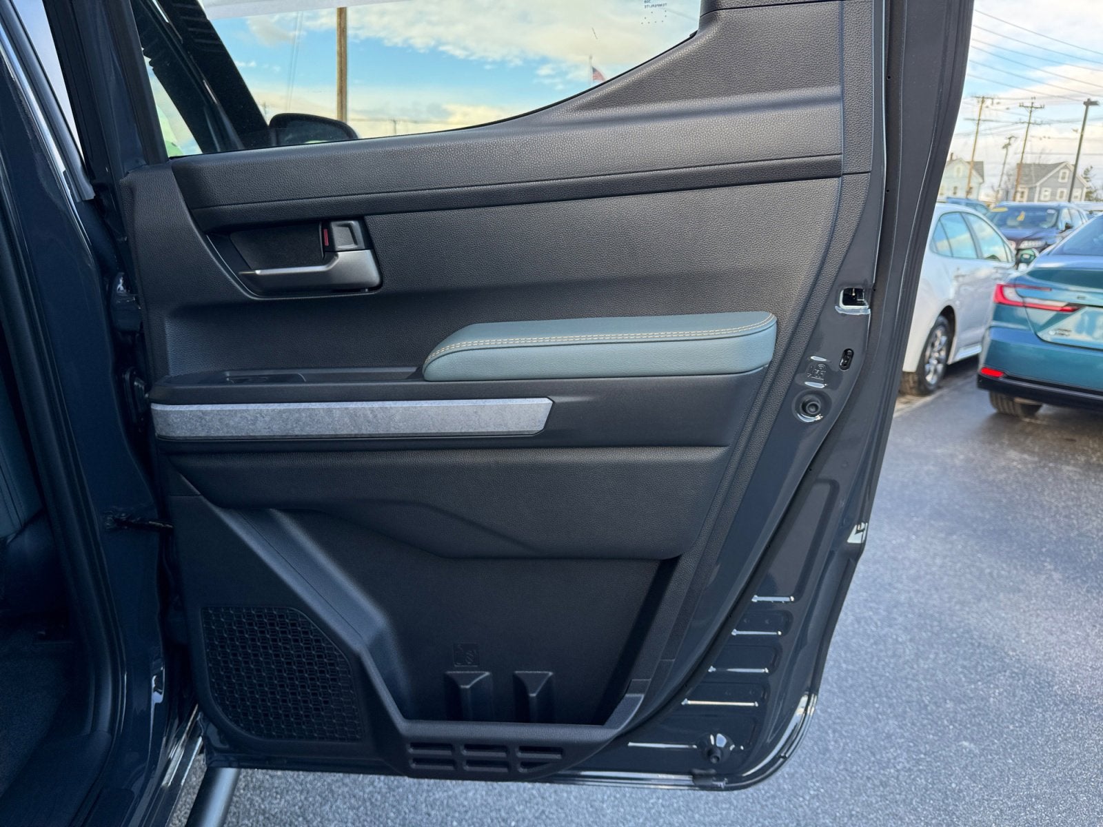 2025 Toyota Tacoma i-FORCE MAX Trailhunter