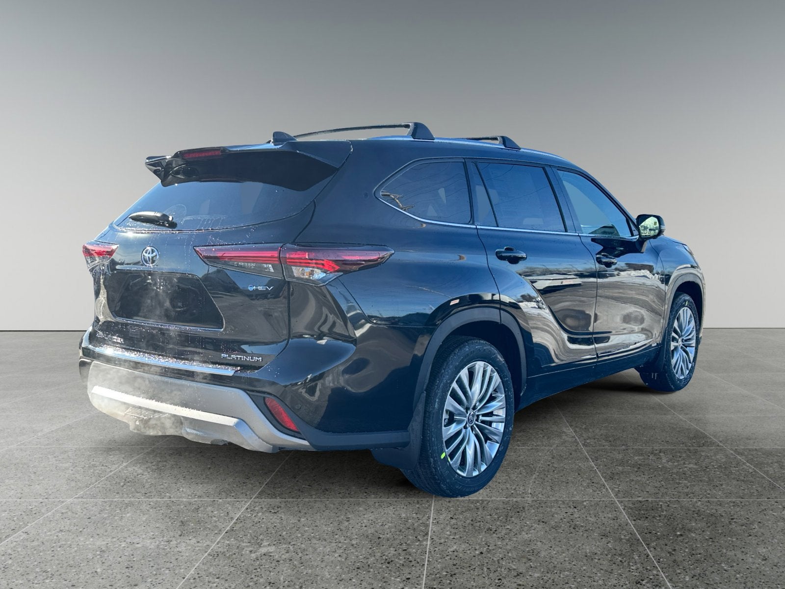 2026 Toyota Highlander Hybrid Platinum