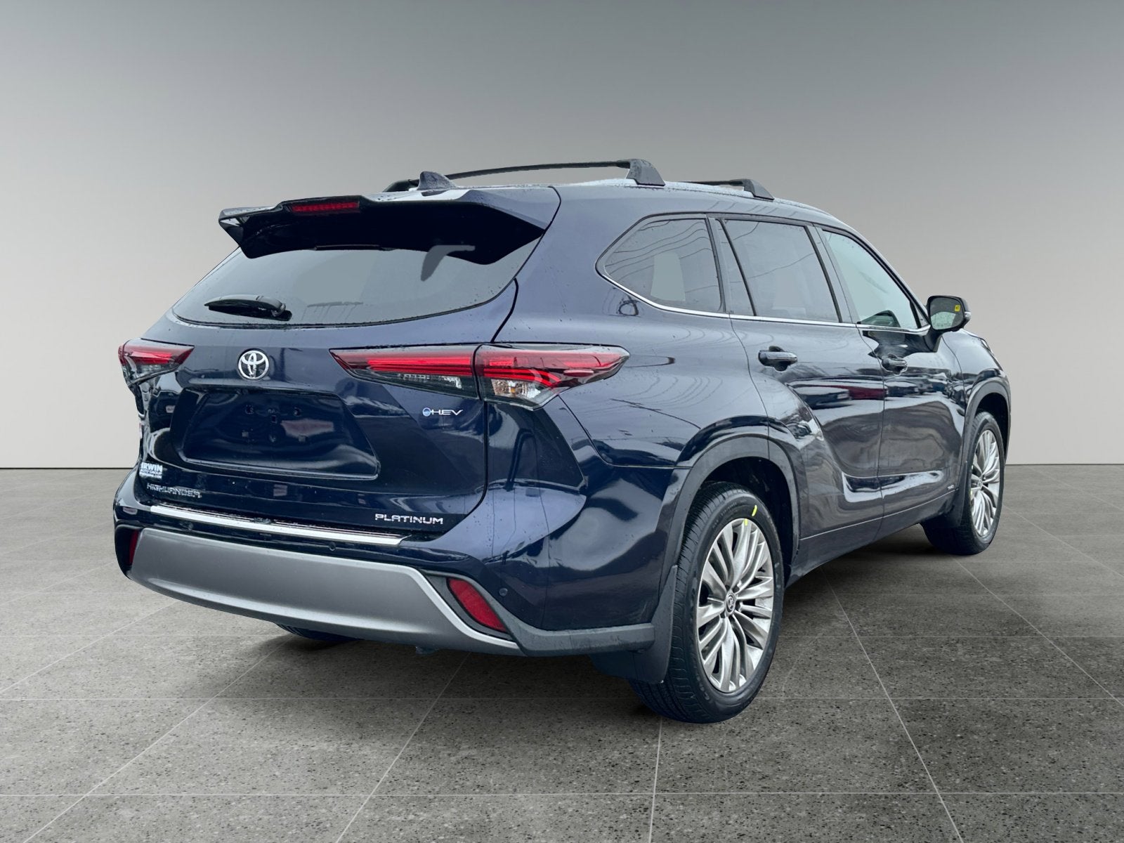 2026 Toyota Highlander Hybrid Platinum