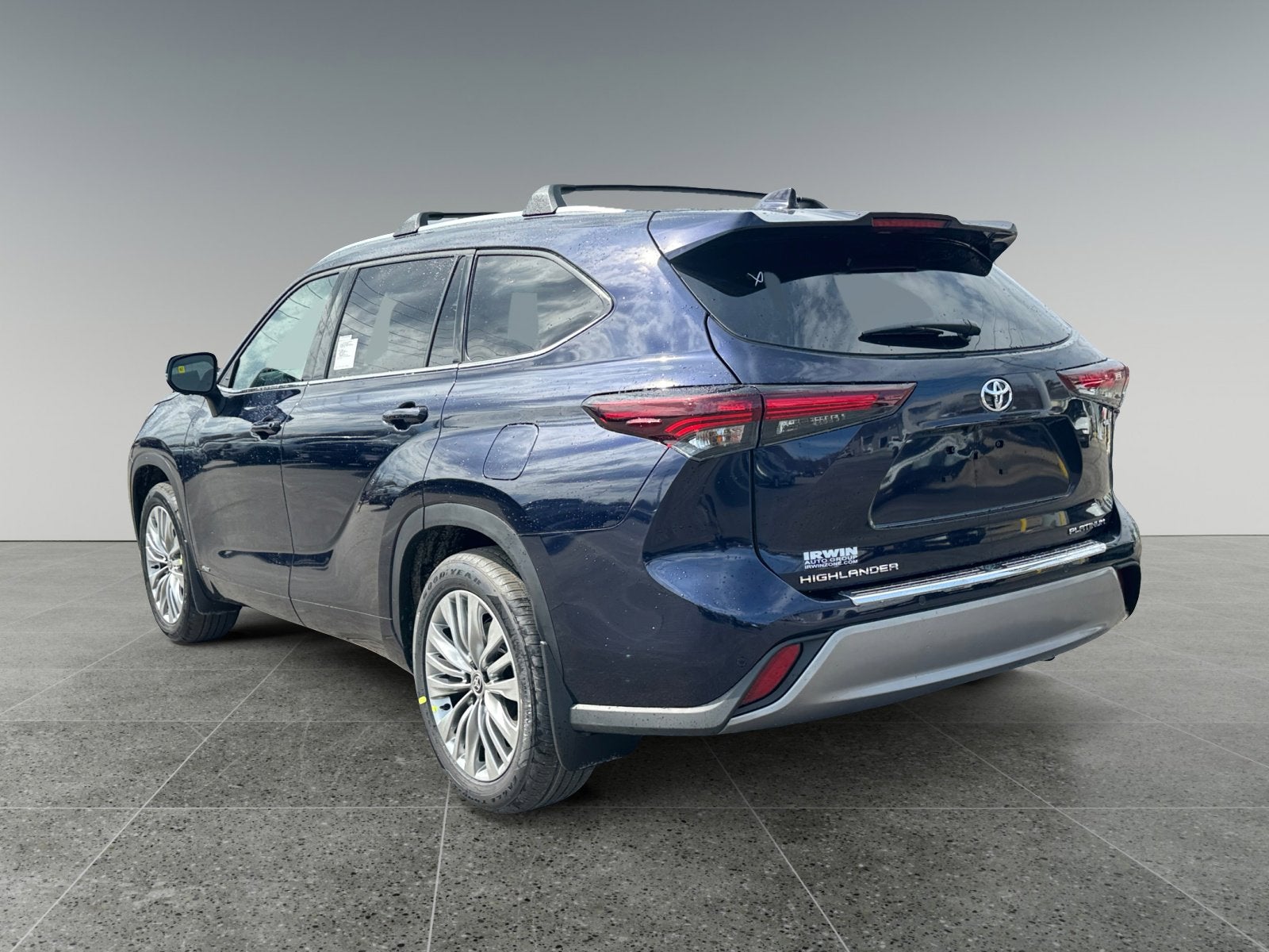 2026 Toyota Highlander Hybrid Platinum
