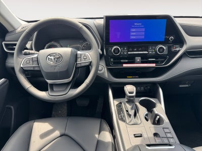 2026 Toyota Highlander Hybrid XLE