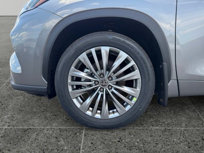 2026 Toyota Highlander Platinum