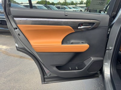 2026 Toyota Highlander Platinum