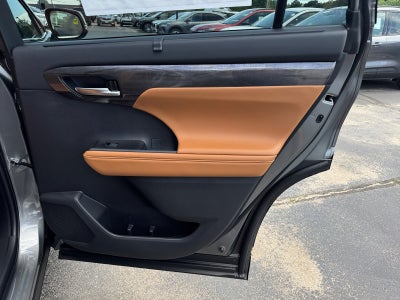 2026 Toyota Highlander Platinum