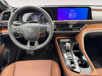 2025 Toyota Toyota Crown Signia Limited