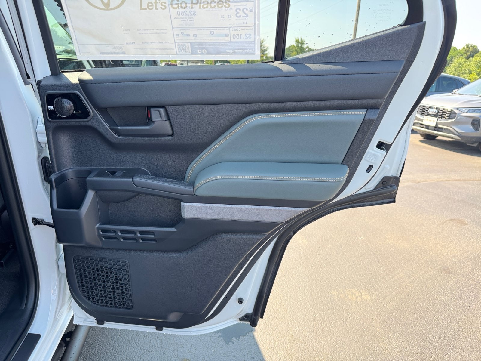 2026 Toyota 4Runner Hybrid Trailhunter