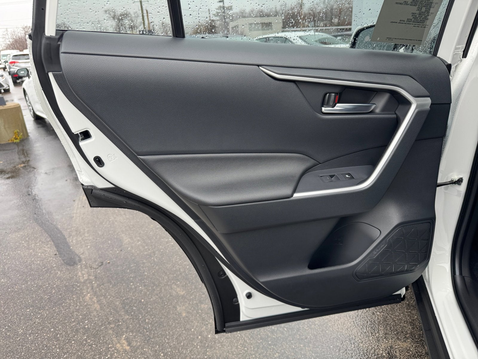 2025 Toyota RAV4 Plug-in Hybrid SE