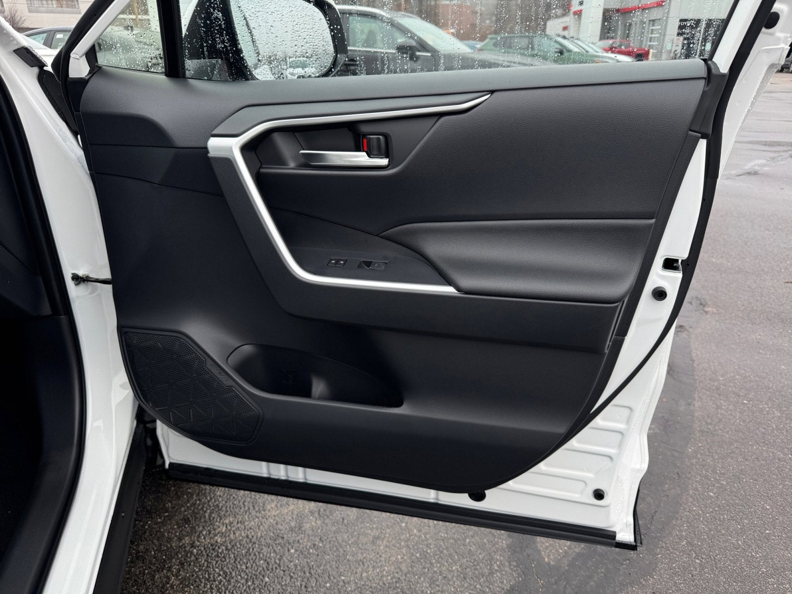 2025 Toyota RAV4 Plug-in Hybrid SE