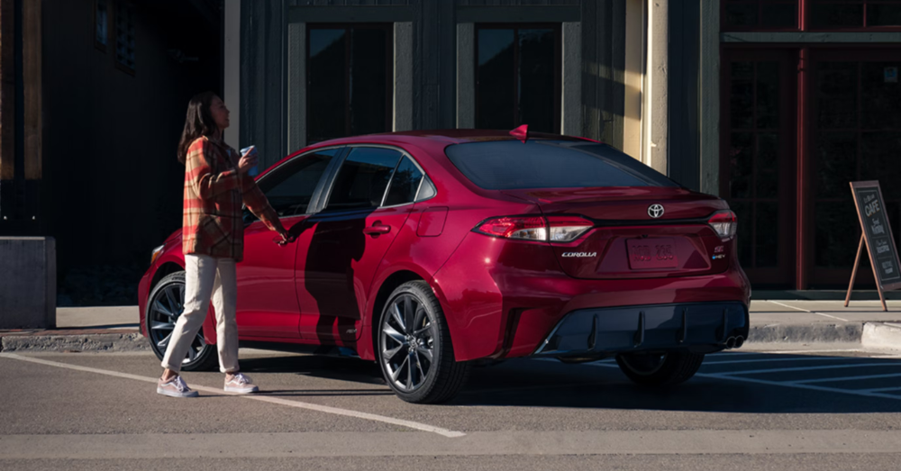 Toyota Corolla Models Laconia, NH - Sedan Hybrid SE
